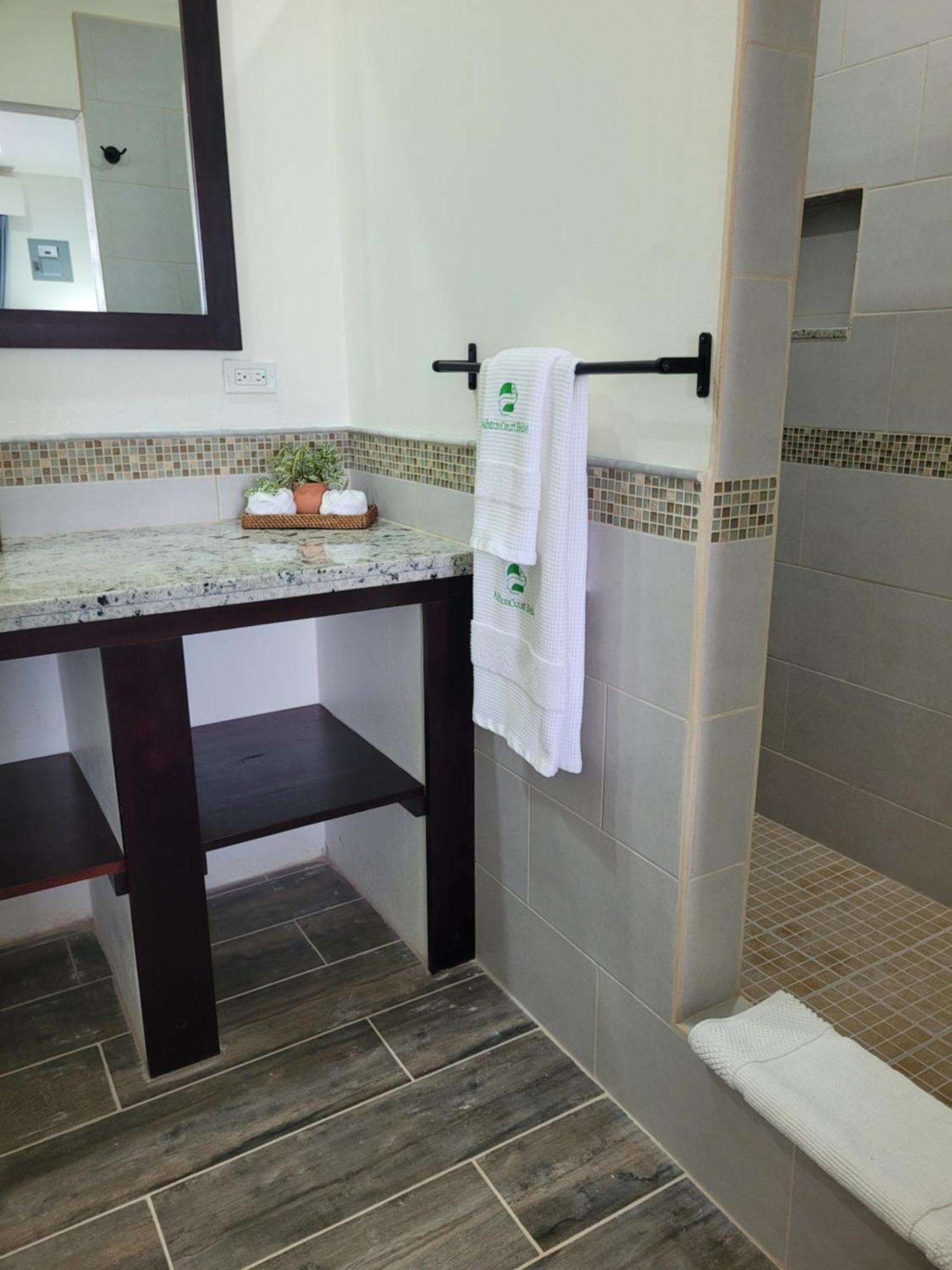 Hotel Ashton Court Belize Belize City Exterior foto